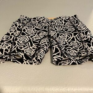 lululemon black and white shorts